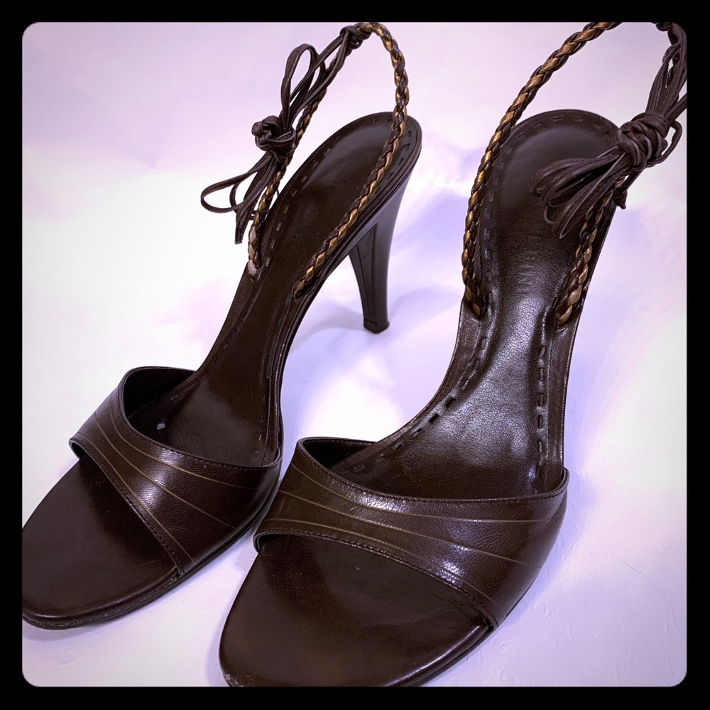 Gianni Bini brown strappy tie heel